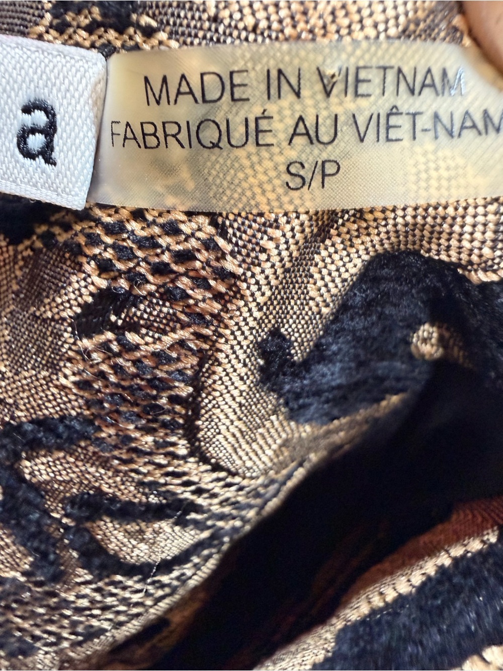 Alice + Olivia Black and Gold Brocade Jacket - Picture 7 of 11